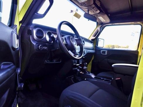 Used 2022 Jeep Wrangler Unlimited Willys image 11