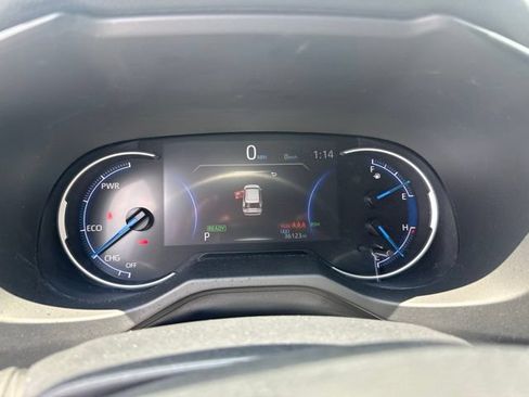 Used 2024 Toyota RAV4 XLE AWD/4WD image 27