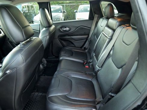 Used 2017 Jeep Cherokee Limited image 25