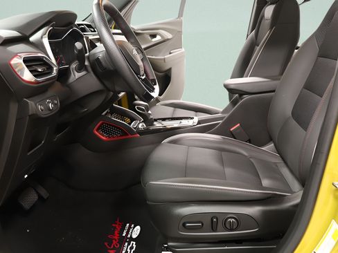 Used 2023 Chevrolet TrailBlazer RS w/ Sun and Liftgate Package FWD image 22