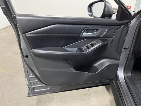 Used 2026 Nissan Rogue SL FWD image 25