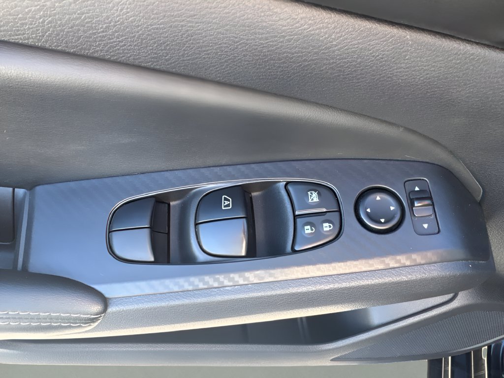 Used 2025 Nissan Altima 2.5 SV FWD image 24