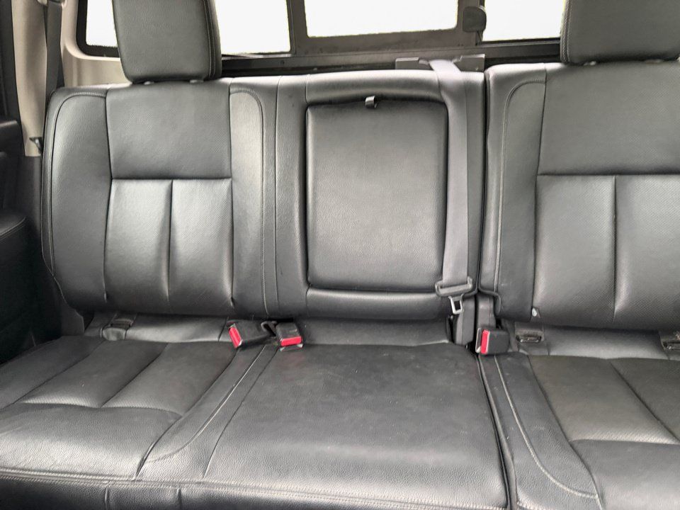 Used 2020 Nissan Titan SL w/ Moonroof Package AWD/4WD image 12