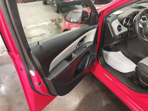 Used 2014 Chevrolet Cruze LS image 20