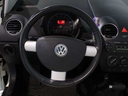 Used 2007 Volkswagen Beetle Triple White Edition FWD image 9