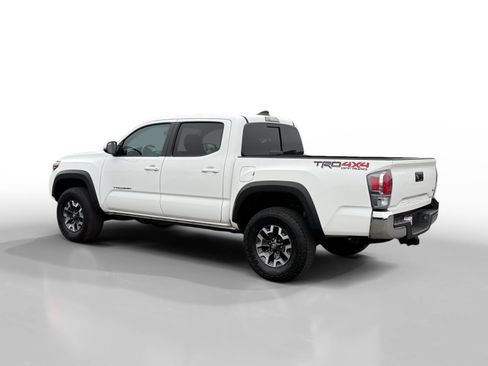 Used 2022 Toyota Tacoma TRD Off-Road image 3