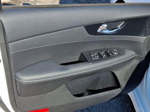 Certified 2023 Kia Forte GT-Line FWD image 12