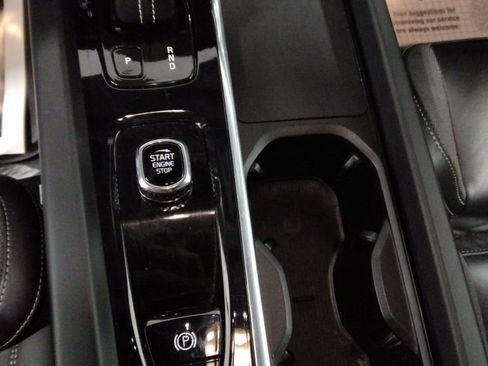 Used 2022 Volvo XC60 T8 R-Design w/ Advanced Package image 19