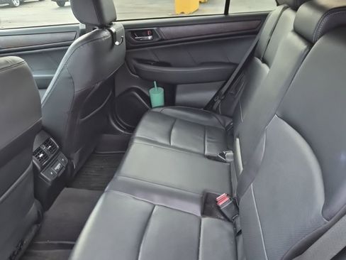 Used 2018 Subaru Outback 2.5i Limited image 17