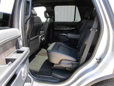 Used 2021 Ford Expedition Limited image 10