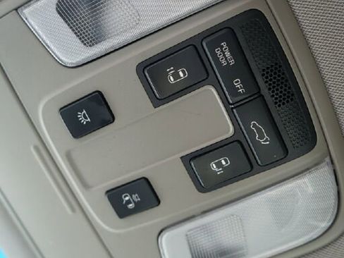 Used 2015 Kia Sedona EX FWD image 24