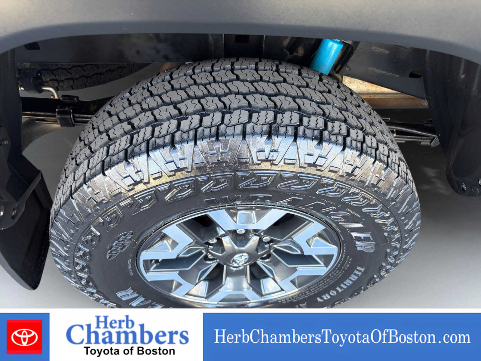 Used 2022 Toyota Tacoma TRD Off-Road AWD/4WD image 8