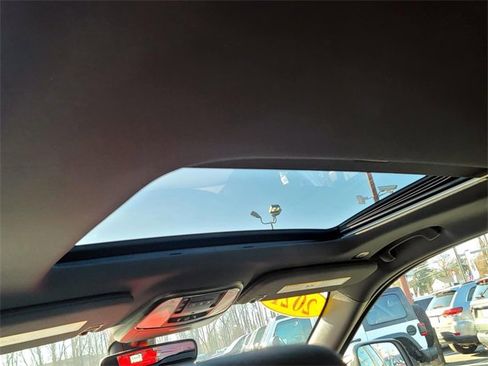 Used 2021 Jeep Grand Cherokee Limited image 31