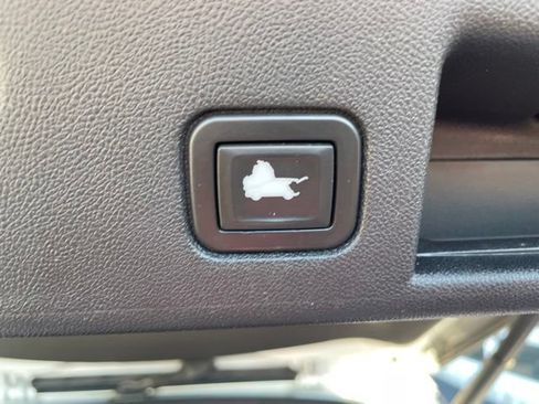 Used 2020 Chevrolet Equinox LT FWD image 37