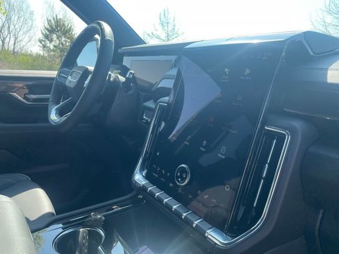 Used 2025 Chevrolet Silverado 2500 LTZ w/ LTZ Convenience Package image 30