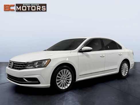 Used 2017 Volkswagen Passat 1.8T SE FWD image 2