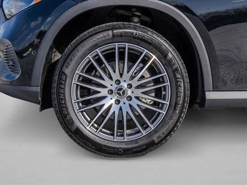 Used 2023 Mercedes-Benz GLC 300 4MATIC image 16