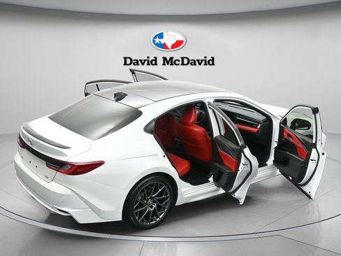 Used 2025 Toyota Camry XLE image 41