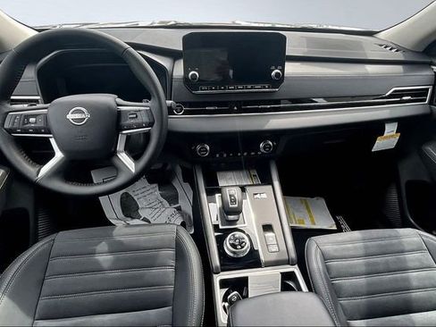 New 2026 Nissan Rogue SL image 5