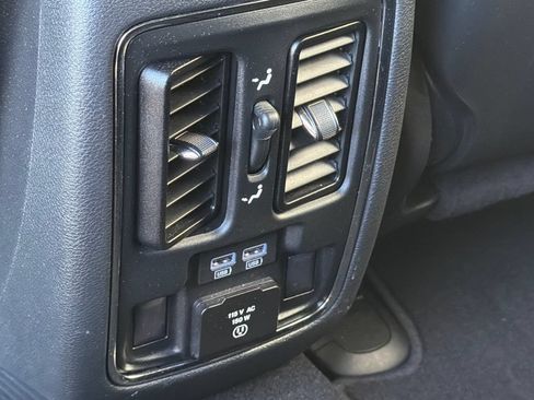 Used 2020 Jeep Grand Cherokee Limited RWD image 19