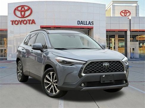 Used 2023 Toyota Corolla Cross XLE image 1