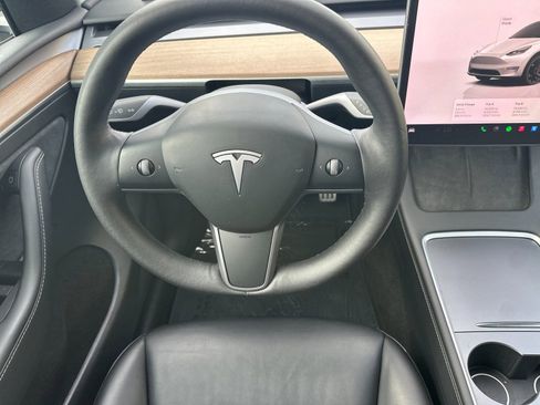 Used 2023 Tesla Model Y Performance AWD/4WD image 14