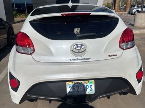 Used 2015 Hyundai Veloster Turbo FWD image 9