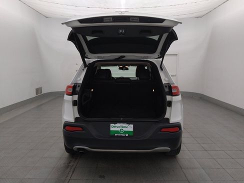 Used 2018 Jeep Cherokee Limited FWD image 29