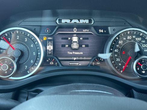 New 2026 RAM 1500 Express AWD/4WD image 22