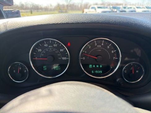 Used 2012 Jeep Wrangler Unlimited Sahara image 39