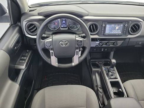 Used 2018 Toyota Tacoma SR5 RWD image 16