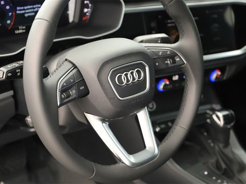New 2025 Audi Q3 2.0T Premium image 15