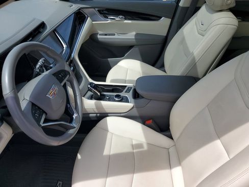 Used 2025 Cadillac XT6 Premium Luxury w/ LPO, Floor Liner Package AWD/4WD image 5