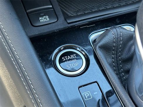 Used 2023 Nissan Kicks SR image 22