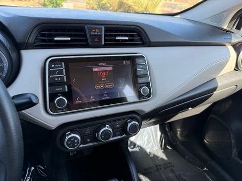 Used 2022 Nissan Versa SV FWD image 19