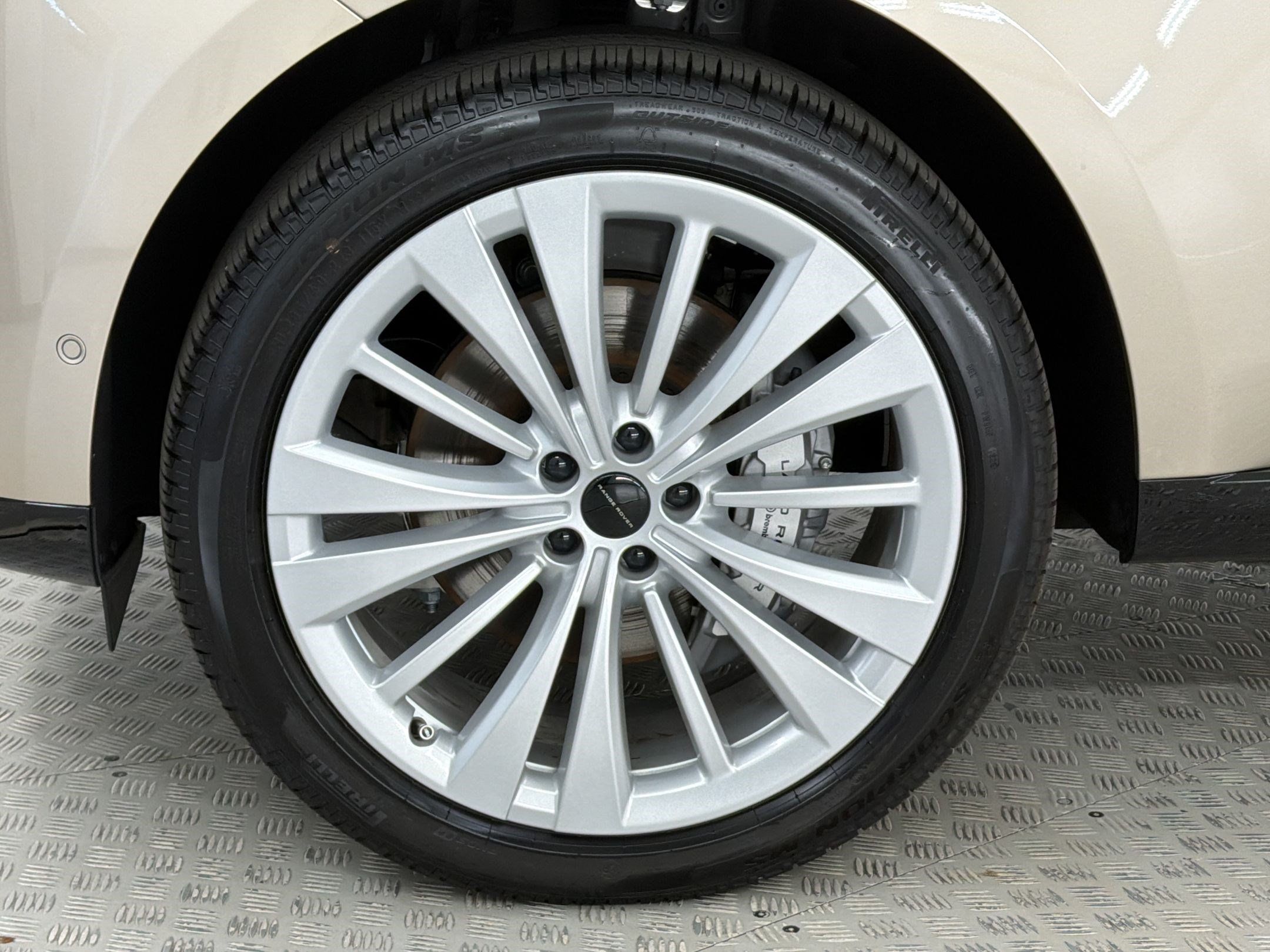 New 2026 Land Rover Range Rover SE AWD/4WD image 13