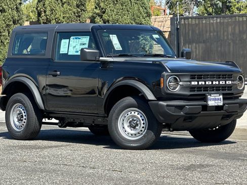 New 2026 Ford Bronco 2-Door AWD/4WD image 2