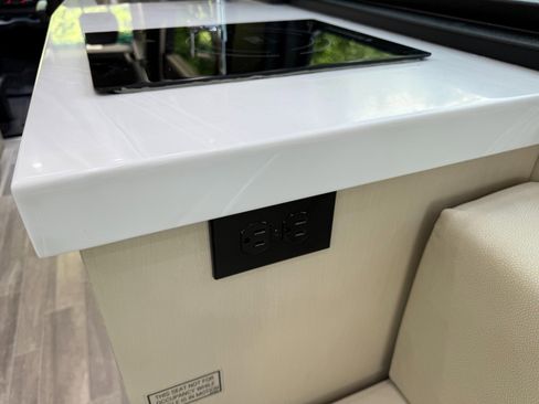 Used 2022 Mercedes-Benz Sprinter 3500 image 60
