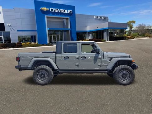 Used 2020 Jeep Gladiator Overland AWD/4WD image 28