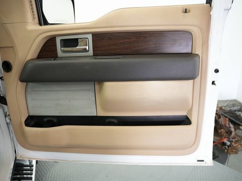 Used 2014 Ford F150 Lariat w/ Lariat Chrome Package image 53