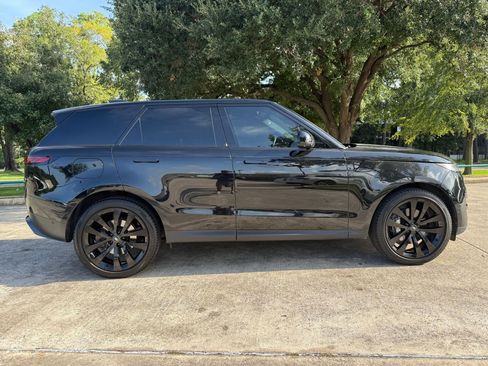 Used 2024 Land Rover Range Rover Sport SE AWD/4WD image 8