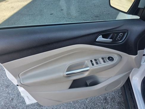 Used 2013 Ford C-MAX SEL image 11