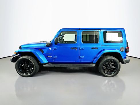 Used 2022 Jeep Wrangler Unlimited Sahara w/ Cold Weather Group AWD/4WD image 4