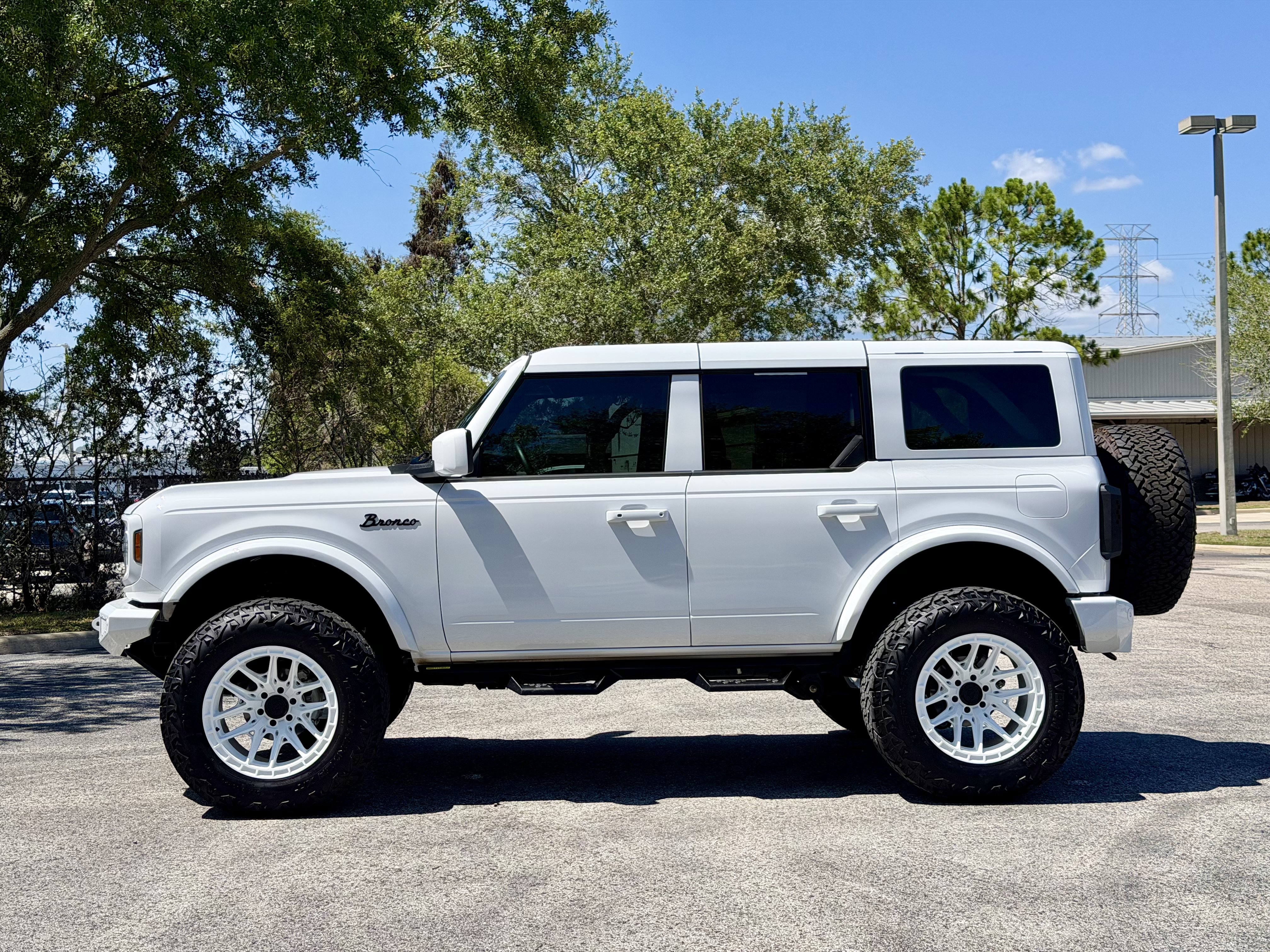 Used 2025 Ford Bronco Big Bend AWD/4WD image 2