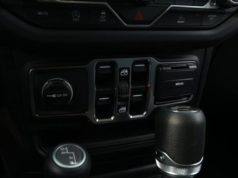 New 2026 Jeep Wrangler Sahara AWD/4WD image 19