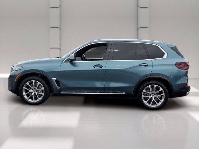 Used 2025 BMW X5 xDrive40i AWD/4WD image 2