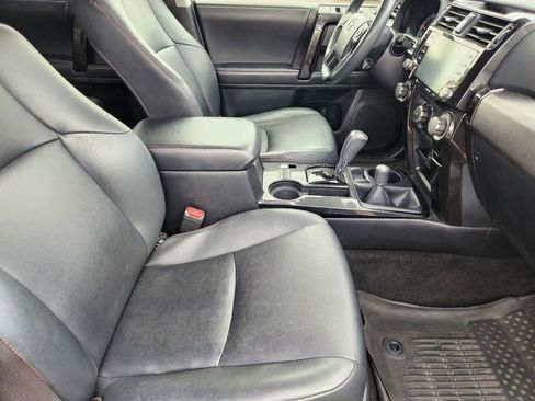 Used 2021 Toyota 4Runner Venture w/ Moonroof Package AWD/4WD image 5