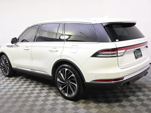 Used 2020 Lincoln Aviator Reserve w/ Equipment Group 202A AWD/4WD image 3