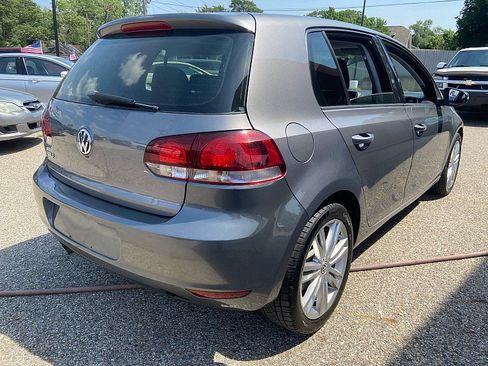 Used 2011 Volkswagen Golf 4-Door FWD image 5