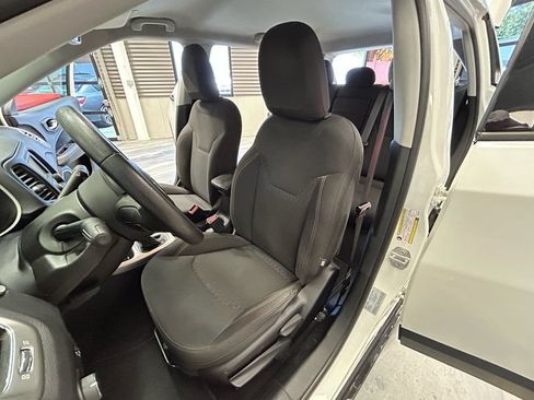 Used 2017 Jeep Compass Sport FWD image 7